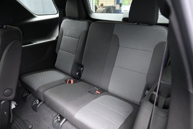 Used 2023 Chevrolet Traverse LT FWD image 13