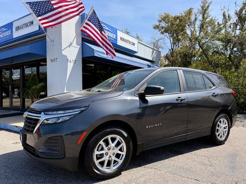 Used 2022 Chevrolet Equinox LS image 11