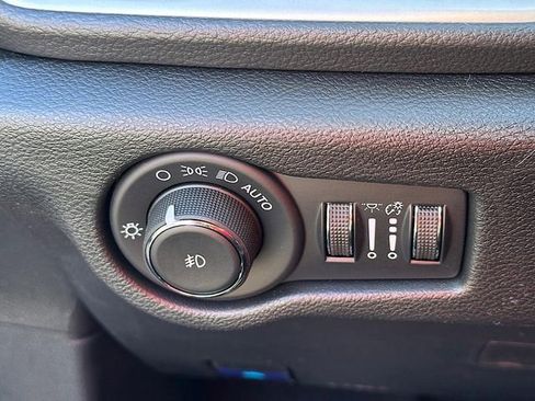 New 2026 Chrysler Pacifica Select image 26