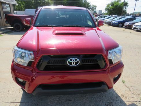 Used 2015 Toyota Tacoma 4x4 Double Cab w/ TRD Sport Package image 2