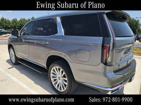 Used 2022 Cadillac Escalade Luxury w/ LPO, Illumination Package RWD image 3
