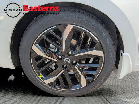 New 2025 Nissan Versa SR w/ Trunk Package image 26