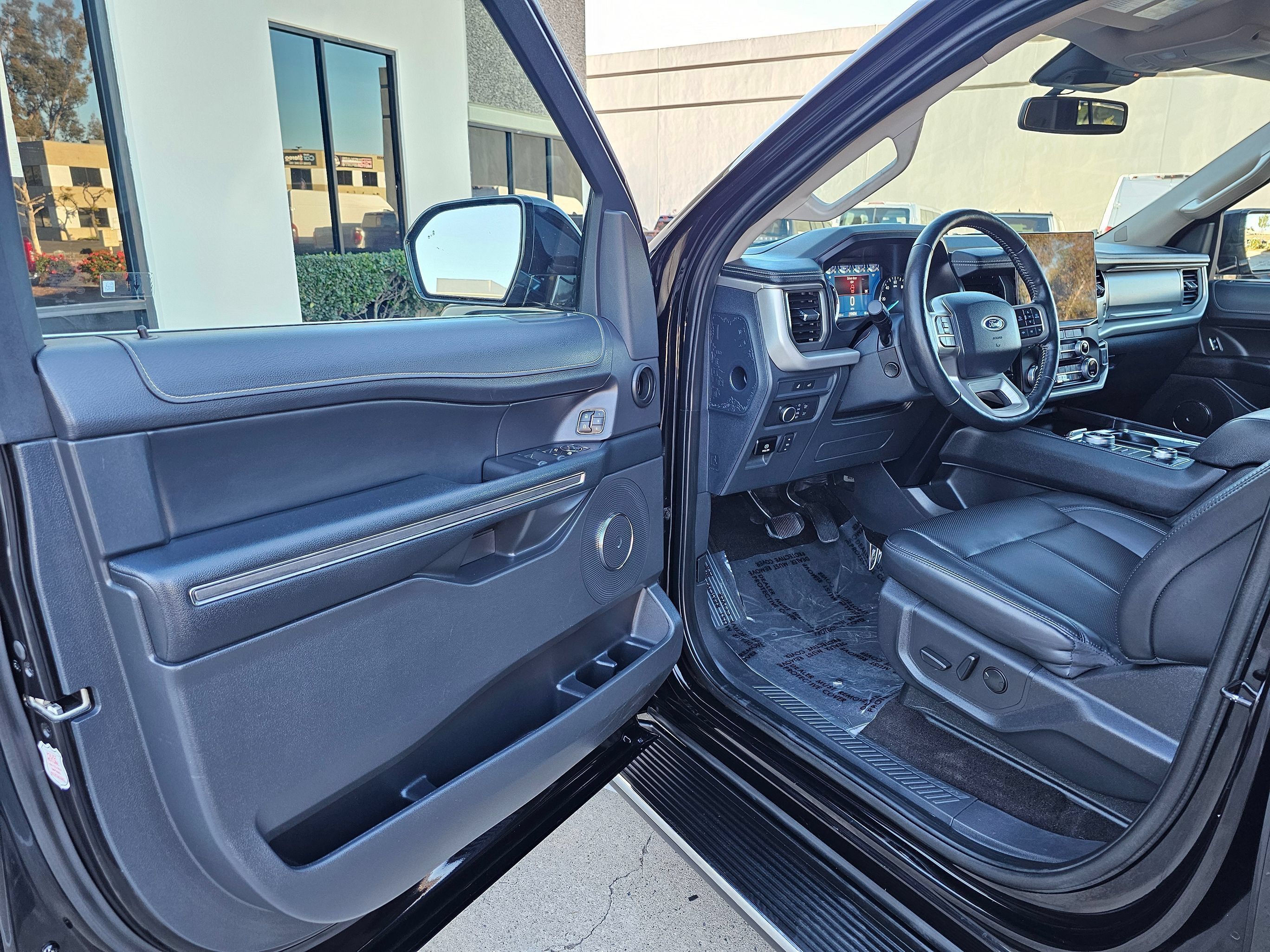 Used 2022 Ford Expedition XLT AWD/4WD image 15