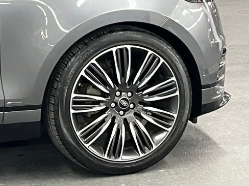Used 2018 Land Rover Range Rover Velar R-Dynamic HSE image 39