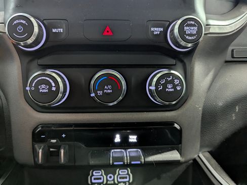 Used 2020 RAM 1500 Big Horn AWD/4WD image 23