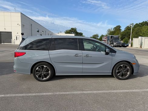 Used 2023 Honda Odyssey Elite image 5