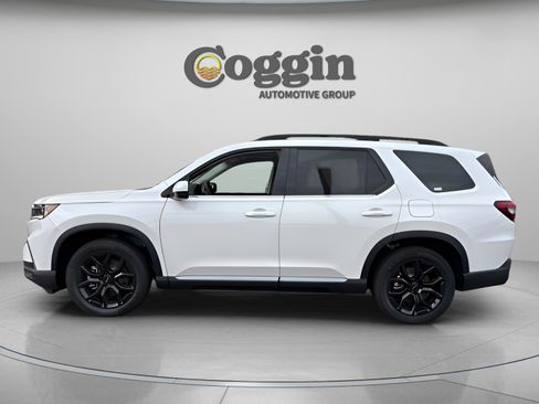 New 2025 Honda Pilot Touring image 3