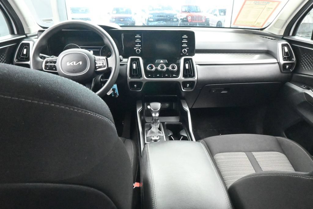 Used 2023 Kia Sorento LX FWD image 36