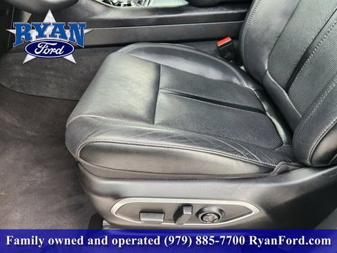 Used 2024 Jeep Wagoneer Series II w/ Flexible Seating Group RWD image 17