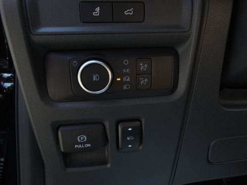 Used 2024 Ford Expedition Limited RWD image 22