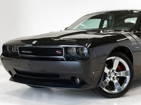 Used 2009 Dodge Challenger R/T RWD image 2