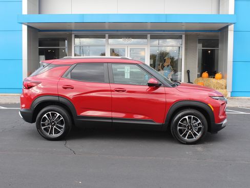 New 2026 Chevrolet TrailBlazer LT w/ Convenience Package image 3