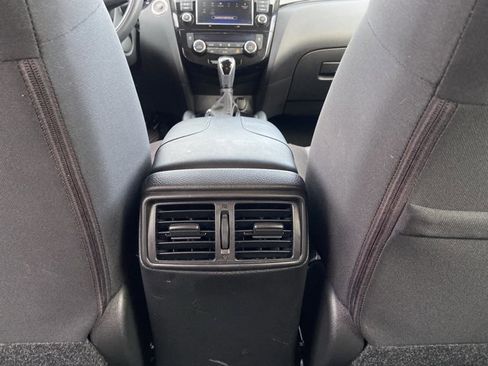 Used 2020 Nissan Rogue Sport SV image 49