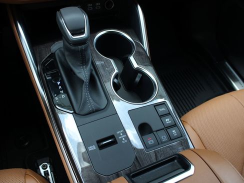 New 2026 Toyota Highlander Platinum AWD/4WD image 51