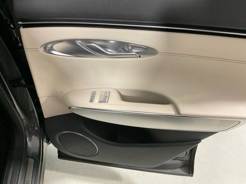 Used 2023 Genesis GV70 2.5T w/ Select Package image 13