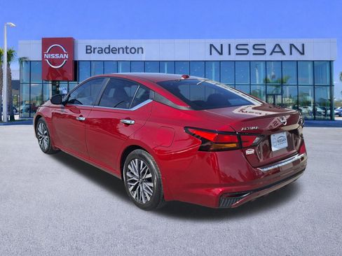 Used 2023 Nissan Altima 2.5 SV FWD image 7