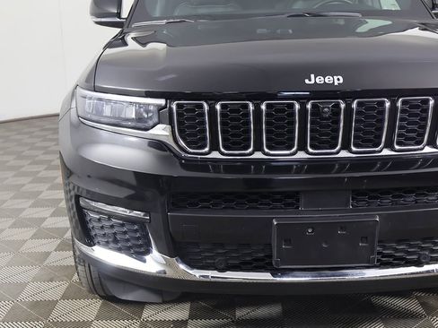 Used 2024 Jeep Grand Cherokee L Limited w/ Luxury Tech Group II image 17