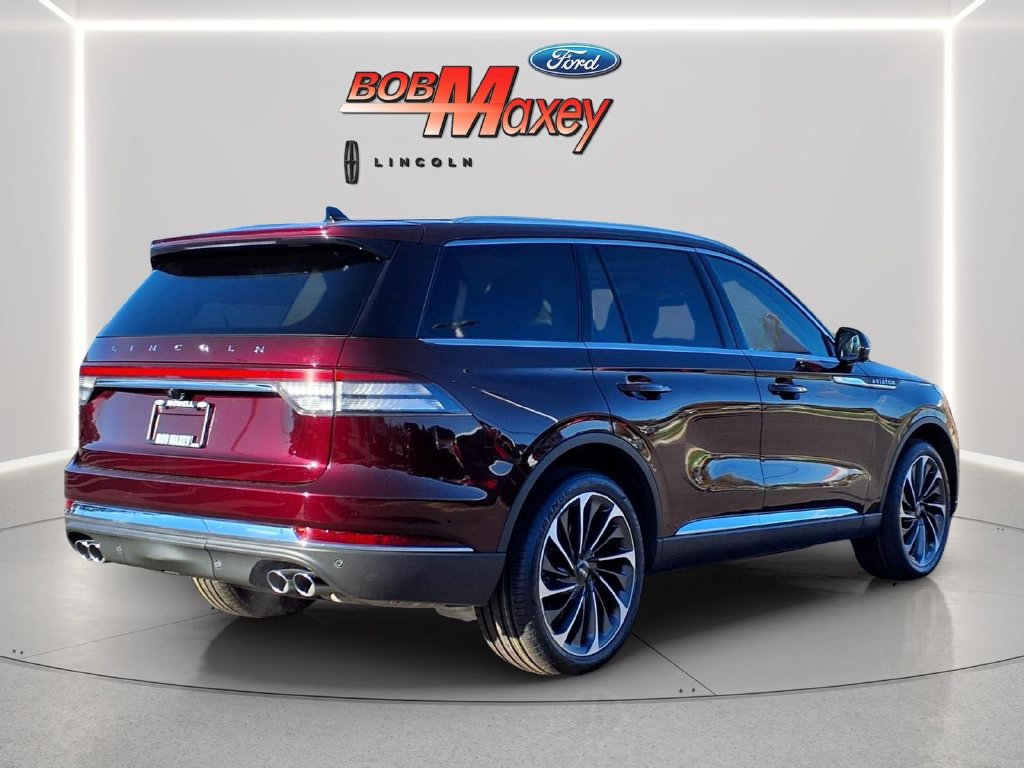 Used 2022 Lincoln Aviator Reserve w/ Equipment Group 201A AWD/4WD image 4