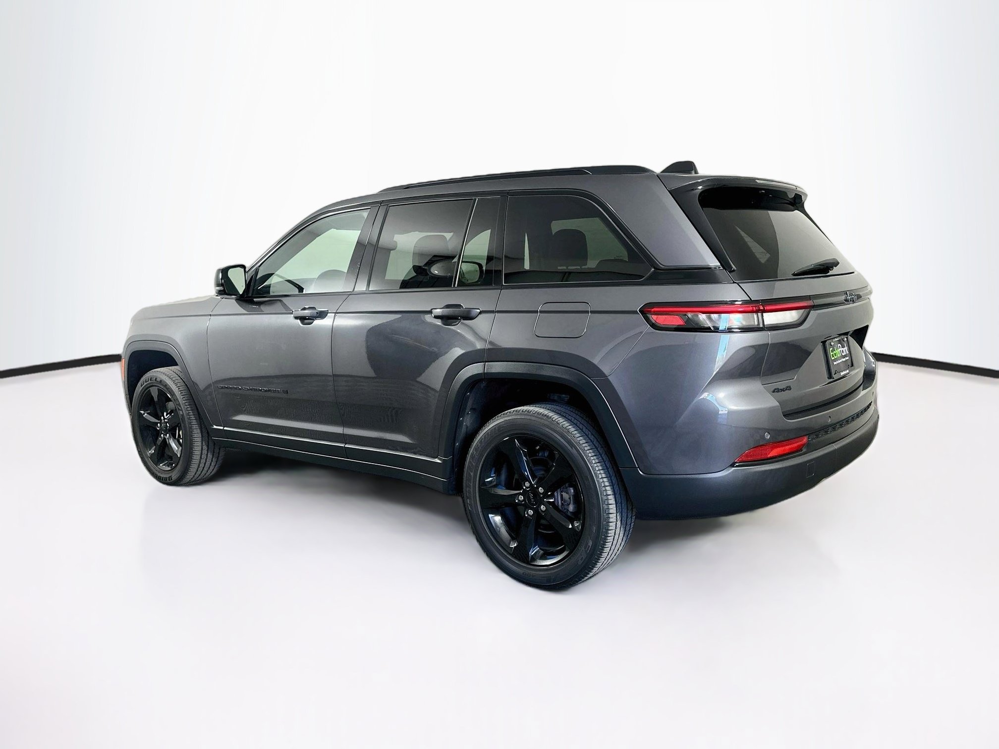 Used 2023 Jeep Grand Cherokee Altitude AWD/4WD image 5