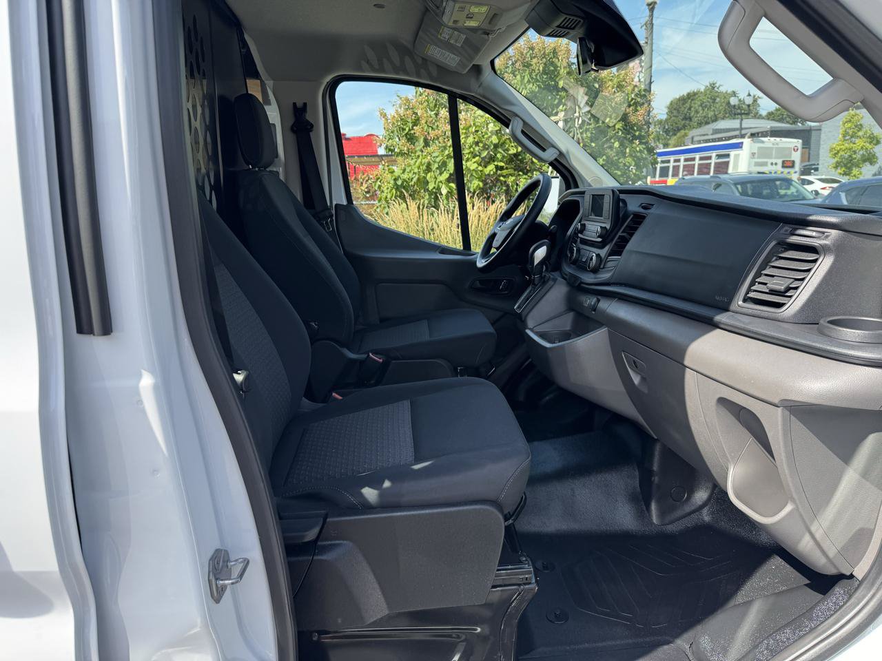 Used 2025 Ford Transit 250 Low Roof w/ Exterior Upgrade Package RWD image 21