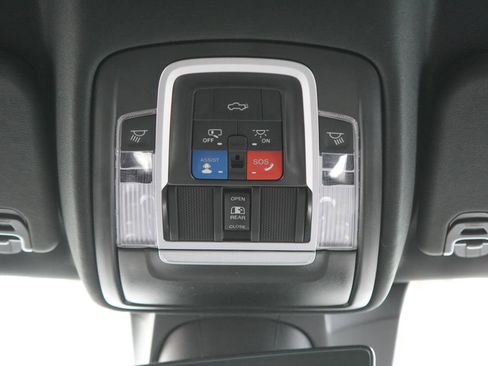 Used 2024 RAM 1500 Laramie AWD/4WD image 26