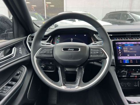 Used 2022 Jeep Grand Cherokee Trailhawk w/ Advanced Protech Group II AWD/4WD image 13
