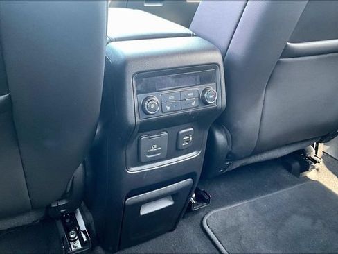Used 2019 GMC Acadia Denali w/ Technology Package AWD/4WD image 10