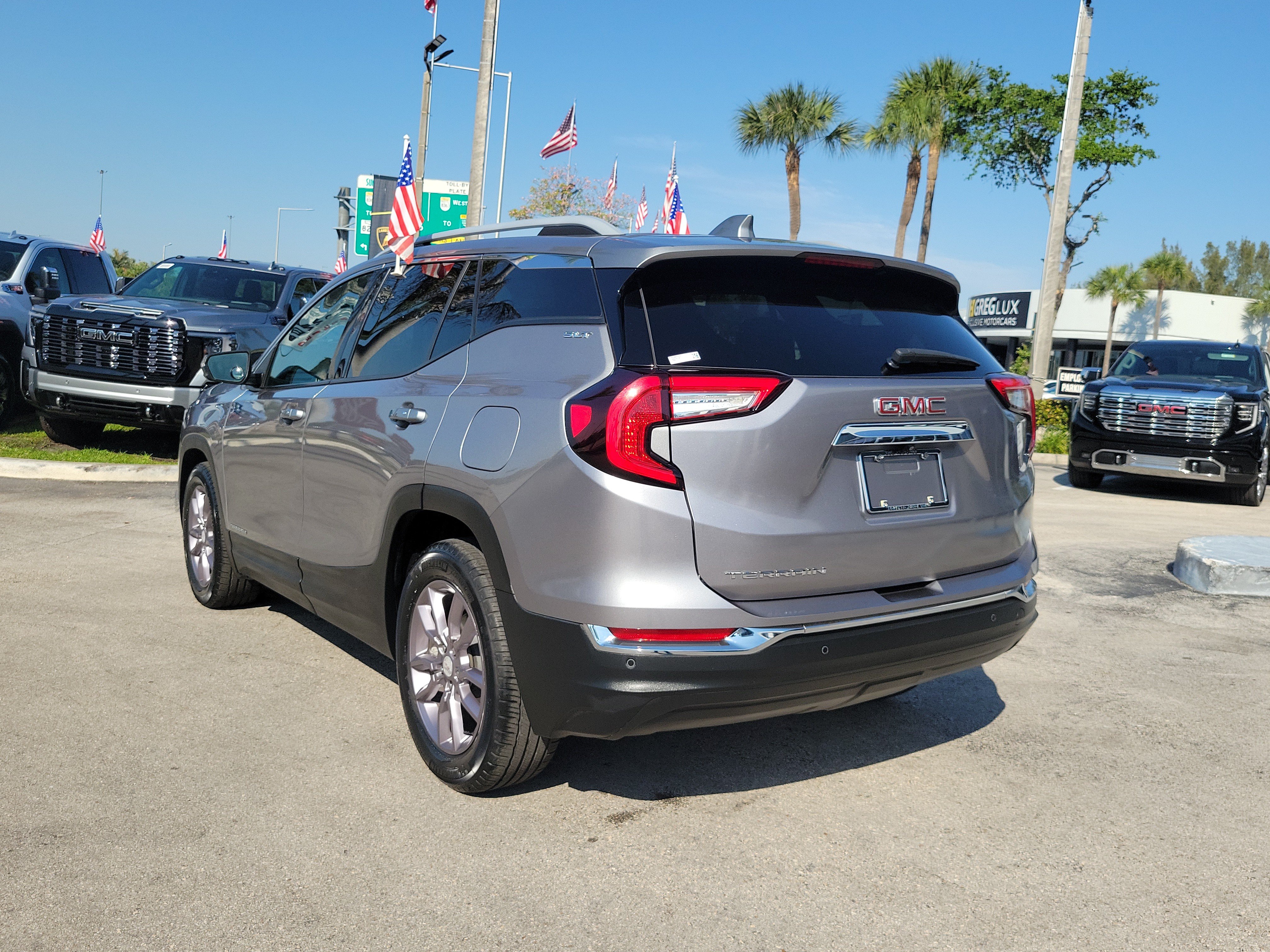 Used 2023 GMC Terrain SLT FWD image 7