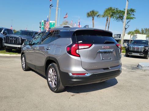 Used 2023 GMC Terrain SLT image 7