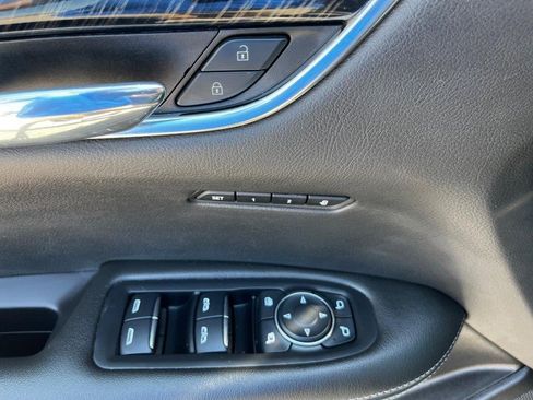 Used 2022 Cadillac XT6 Premium Luxury image 17