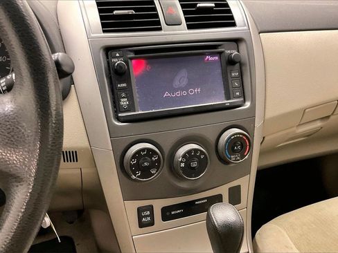 Used 2013 Toyota Corolla LE image 5