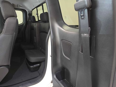 Used 2024 Nissan Frontier SV w/ SV Convenience Package RWD image 23