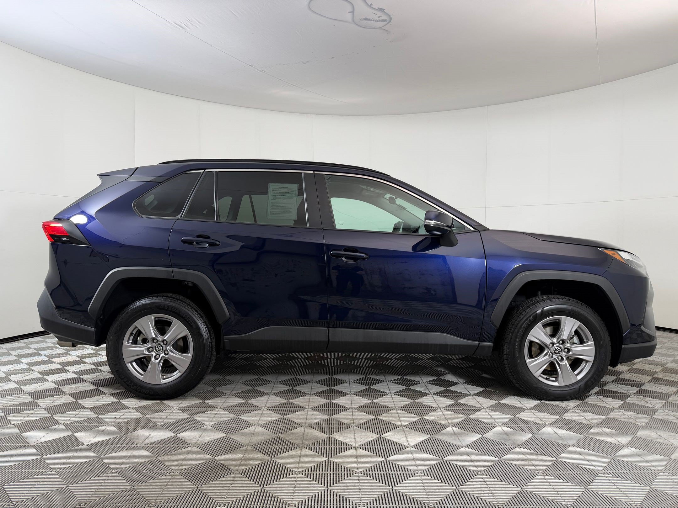 Used 2025 Toyota RAV4 XLE AWD/4WD image 8