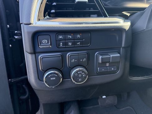 New 2026 Chevrolet Suburban Premier w/ Sun And Tow Package image 32