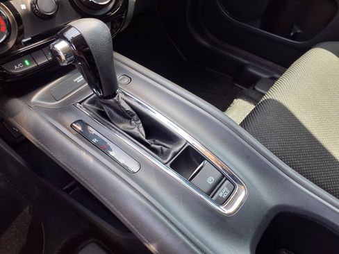 Used 2016 Honda HR-V LX image 9