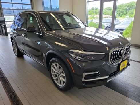 Used 2023 BMW X5 xDrive40i AWD/4WD image 3