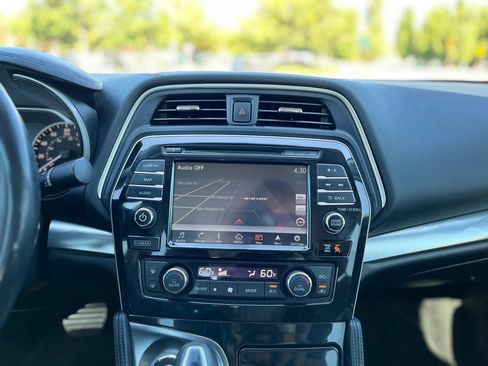 Used 2016 Nissan Maxima SR FWD image 16
