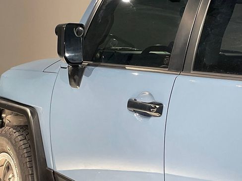 Used 2014 Toyota FJ Cruiser 4WD image 11