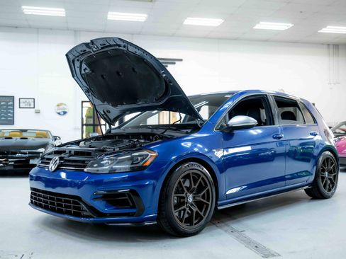Used 2018 Volkswagen Golf R 4-Door image 89