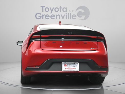 Used 2025 Toyota Prius LE FWD image 12