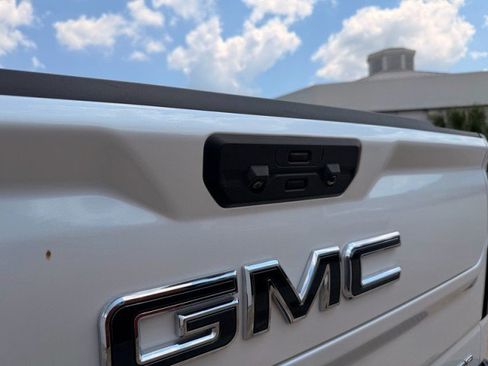 Used 2024 GMC Sierra 1500 Denali Ultimate AWD/4WD image 5