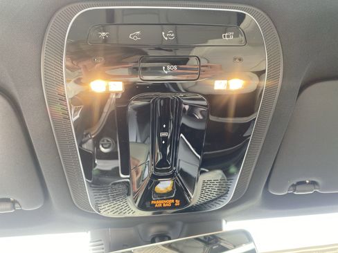 Used 2025 Mercedes-Benz GLC 300 4MATIC image 25