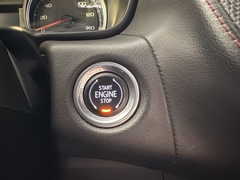 Used 2021 Chevrolet Suburban RST w/ Luxury Package image 15