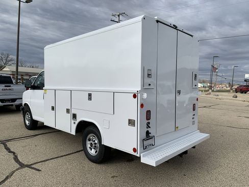 New 2025 GMC Savana 3500 w/ Power Convenience Package RWD image 37