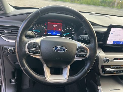 Used 2022 Ford Explorer XLT w/ Equipment Group 202A image 14