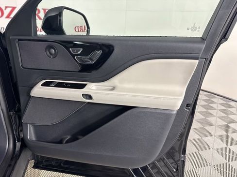 New 2025 Lincoln Aviator Premiere w/ Jet Appearance Package image 23