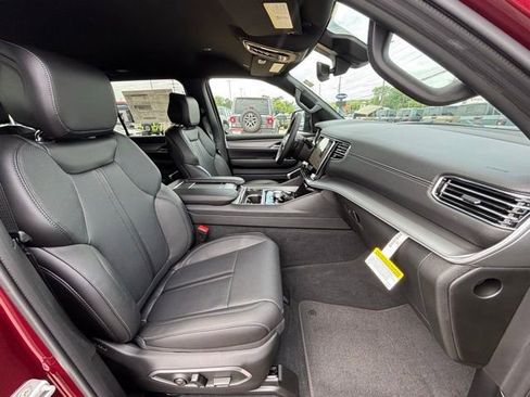 New 2026 Jeep Grand Wagoneer 2WD w/ 8-Passenger Seating Package image 7