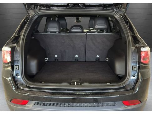 Used 2024 Jeep Compass Latitude image 44