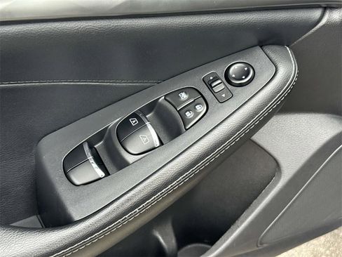 Used 2021 Nissan Maxima 3.5 SV image 21