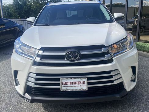 Used 2019 Toyota Highlander XLE AWD/4WD image 5